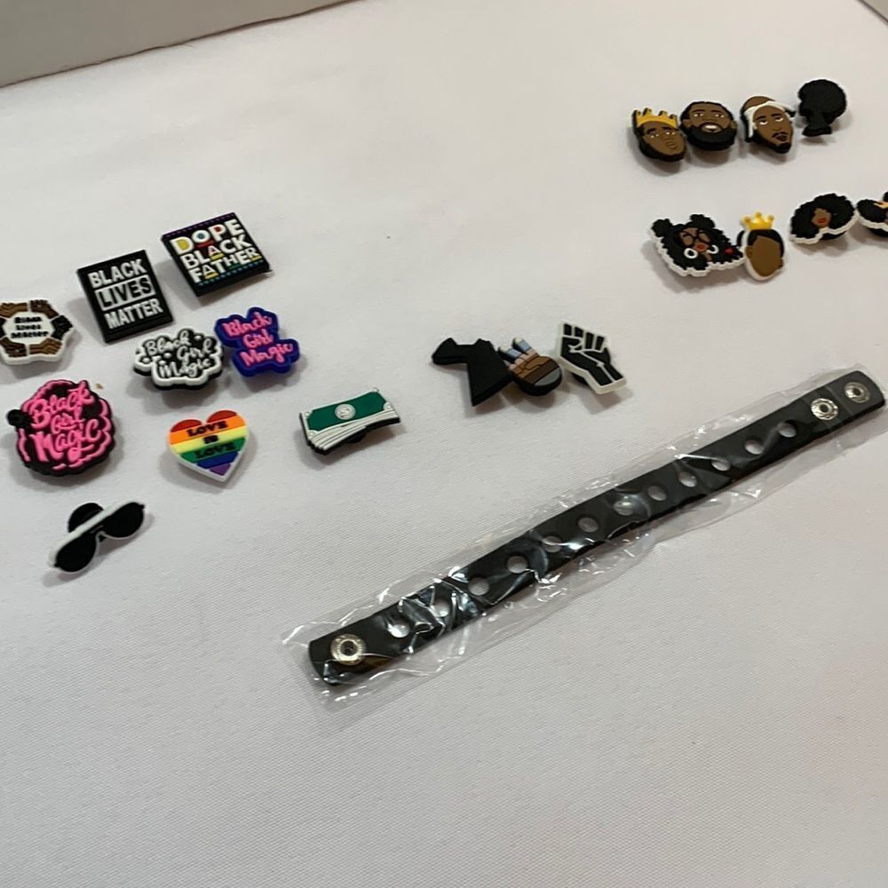Bracelet with 20 pc pop on decor- can also be used on Crocs shoes
